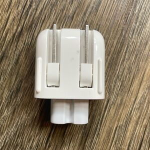 Apple Adapter 2.5A 125V 607-8083 JET VOLEZJ